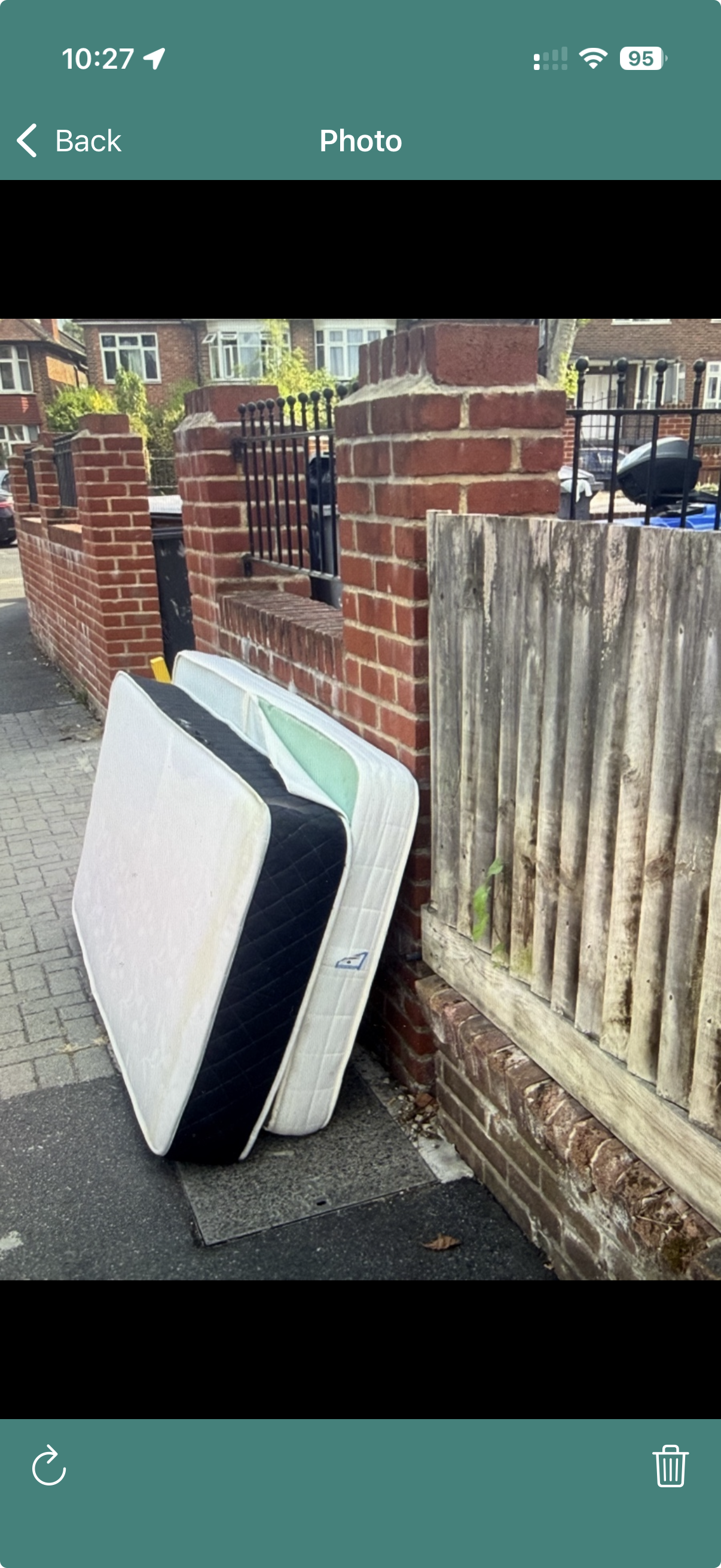 Check the photo screen on the Love Clean Streets app